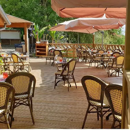 Parque de Campismo Chariot De Pionnier Avec Terrasse - Pour 5 Personnes - Api-1-52-1489 *