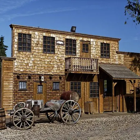 Parque de Campismo Chariot De Pionnier Avec Terrasse - Pour 5 Personnes - Api-1-52-1489
