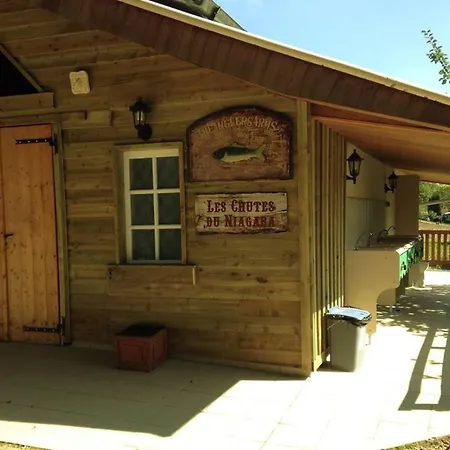 Parque de Campismo Chariot De Pionnier Avec Terrasse - Pour 5 Personnes - Api-1-52-1489